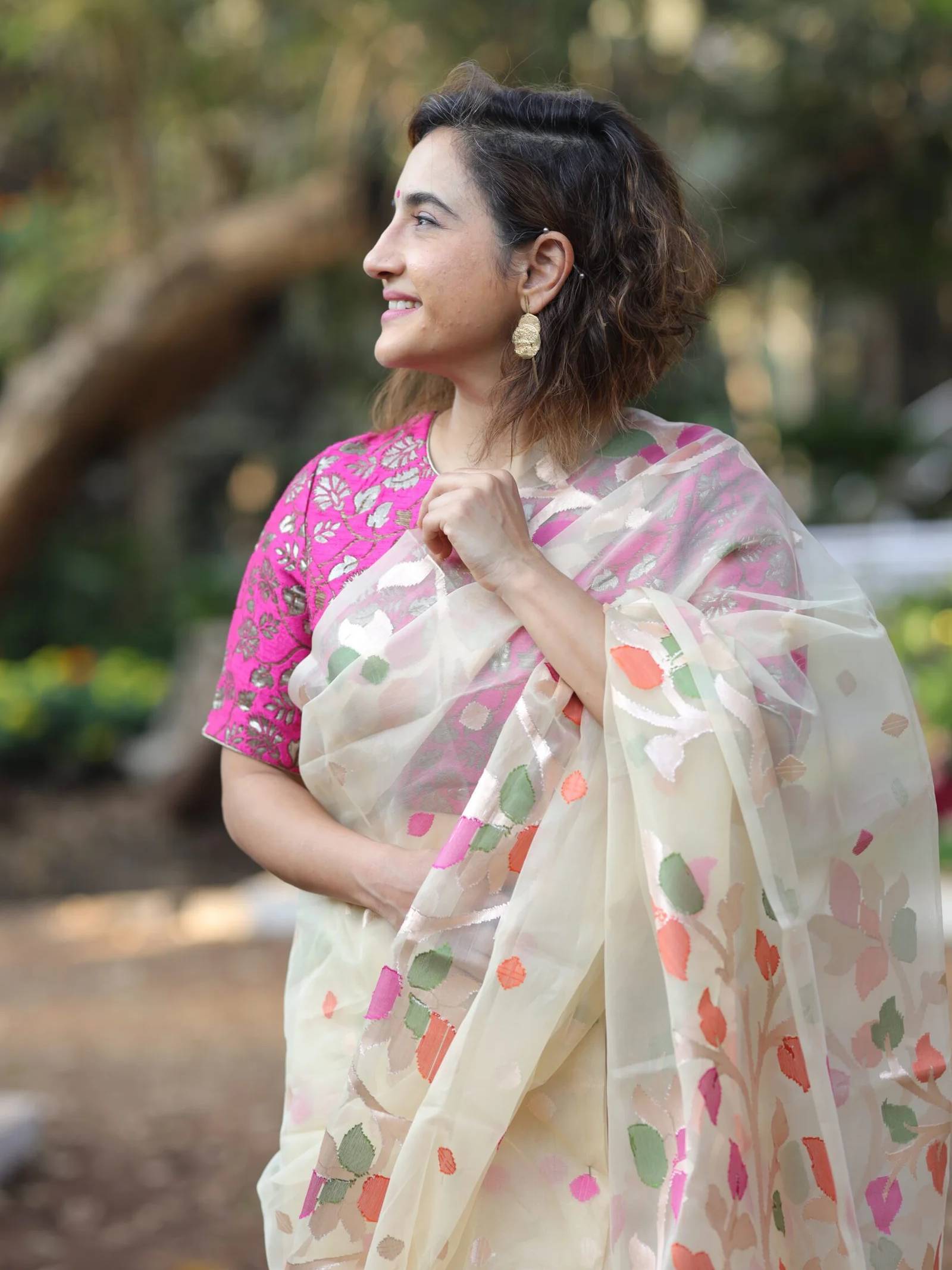 Ivory White Organza Saree With Jamdani Weave