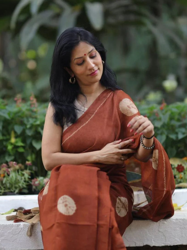 Brown Semi Linen Saree with Kalamkari Pallu Main Image