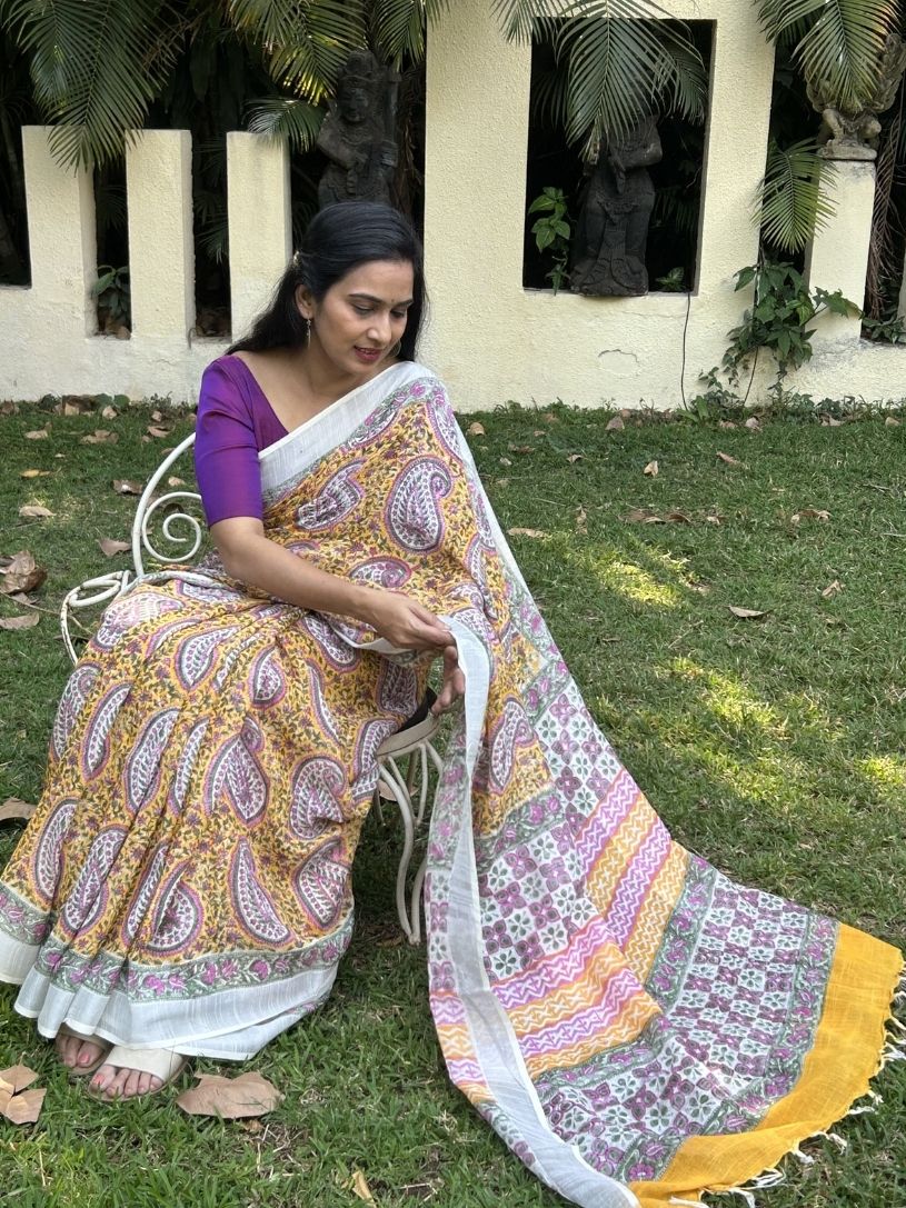 Soft Linen Cotton Saree with Paisley Print
