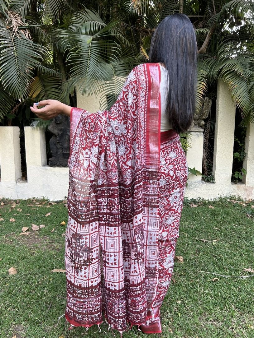 Red and white Pure Cotton Formal Print Saree