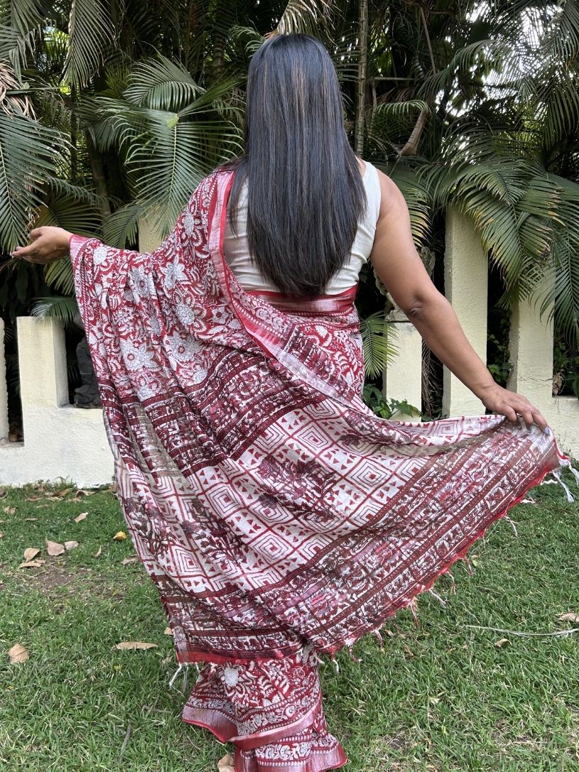 Red and white Pure Cotton Formal Print Saree