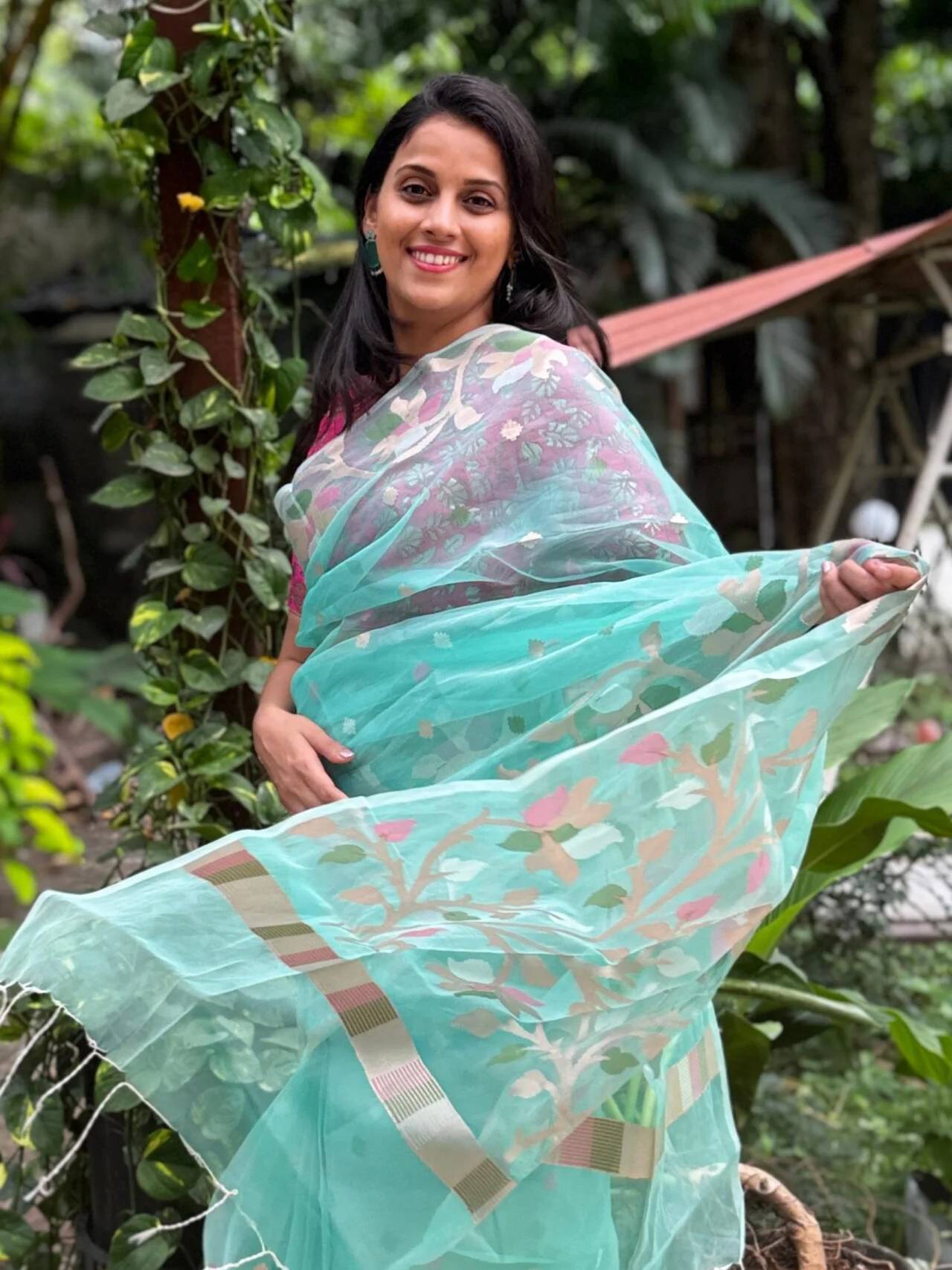 Sea Green Organza Saree With Floral Jamdani Weave